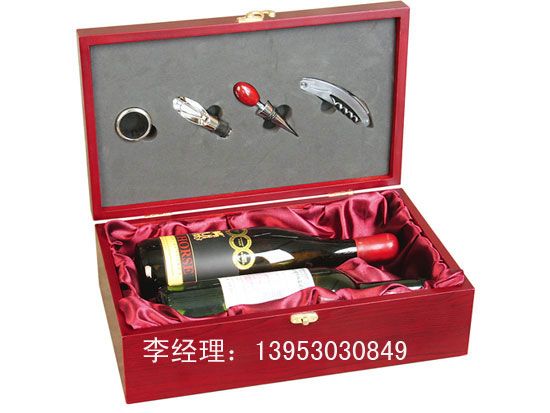 點(diǎn)擊查看詳細(xì)信息<br>標(biāo)題：木制紅酒盒010 閱讀次數(shù)：2473