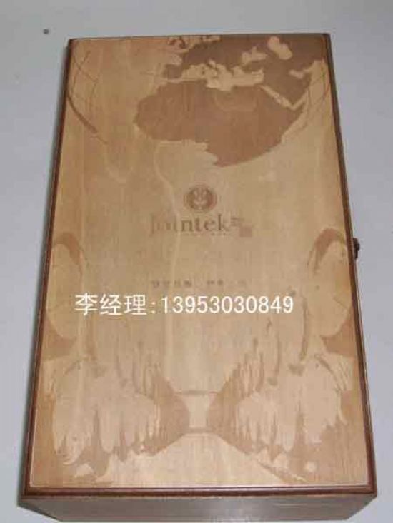 點(diǎn)擊查看詳細(xì)信息<br>標(biāo)題：紅酒木盒 閱讀次數(shù)：2283