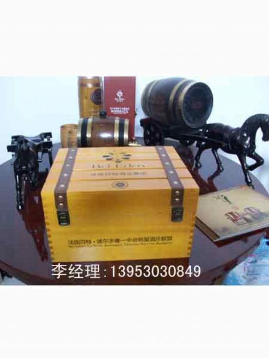 點(diǎn)擊查看詳細(xì)信息<br>標(biāo)題：紅酒木盒 閱讀次數(shù)：2274